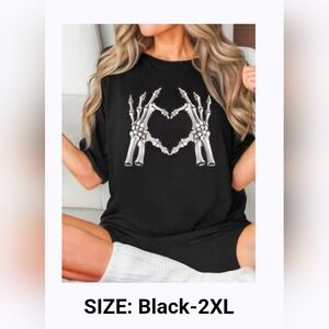 Skeleton heart hands tee
